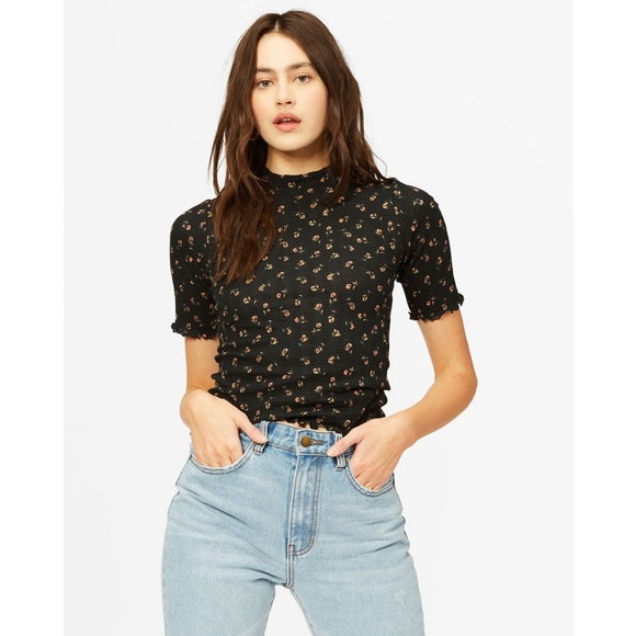 Billabong Tops - 💕NWT Billabong Women's Little Things Mock Neck Top Medium Black ditsy floral